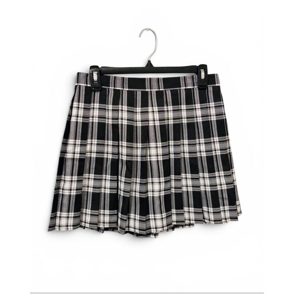 None Dresses & Skirts - Black & White Plaid Pleated Mini Skirt Short Y2K Preppy 28” Waist Size 4